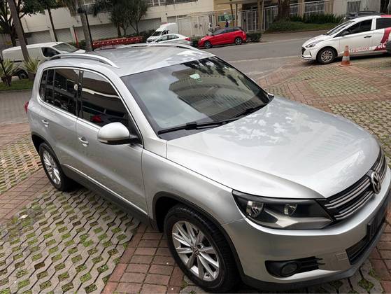VOLKSWAGEN TIGUAN 2.0 TSI 16V TURBO GASOLINA 4P TIPTRONIC VOLKSWAGEN TIGUAN 2.0 TSI 16V TURBO GASOLINA 4P TIPTRONIC